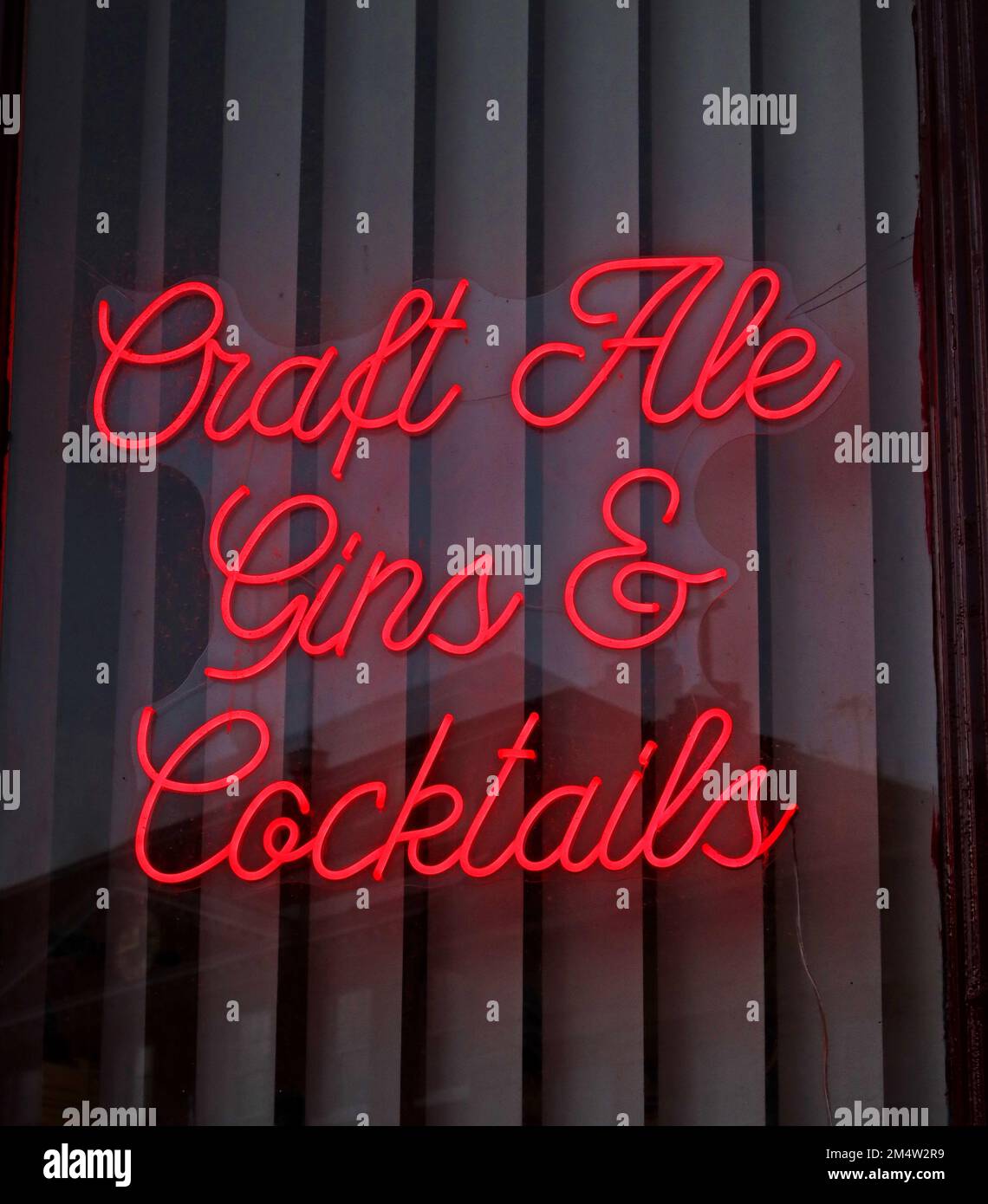 Caffe La Tazzina, Bar, Craft Ales, Gins, Cocktails Neonschild, 12 Blossom St, York, North Yorkshire, England, Vereinigtes Königreich, YO24 1AE Stockfoto