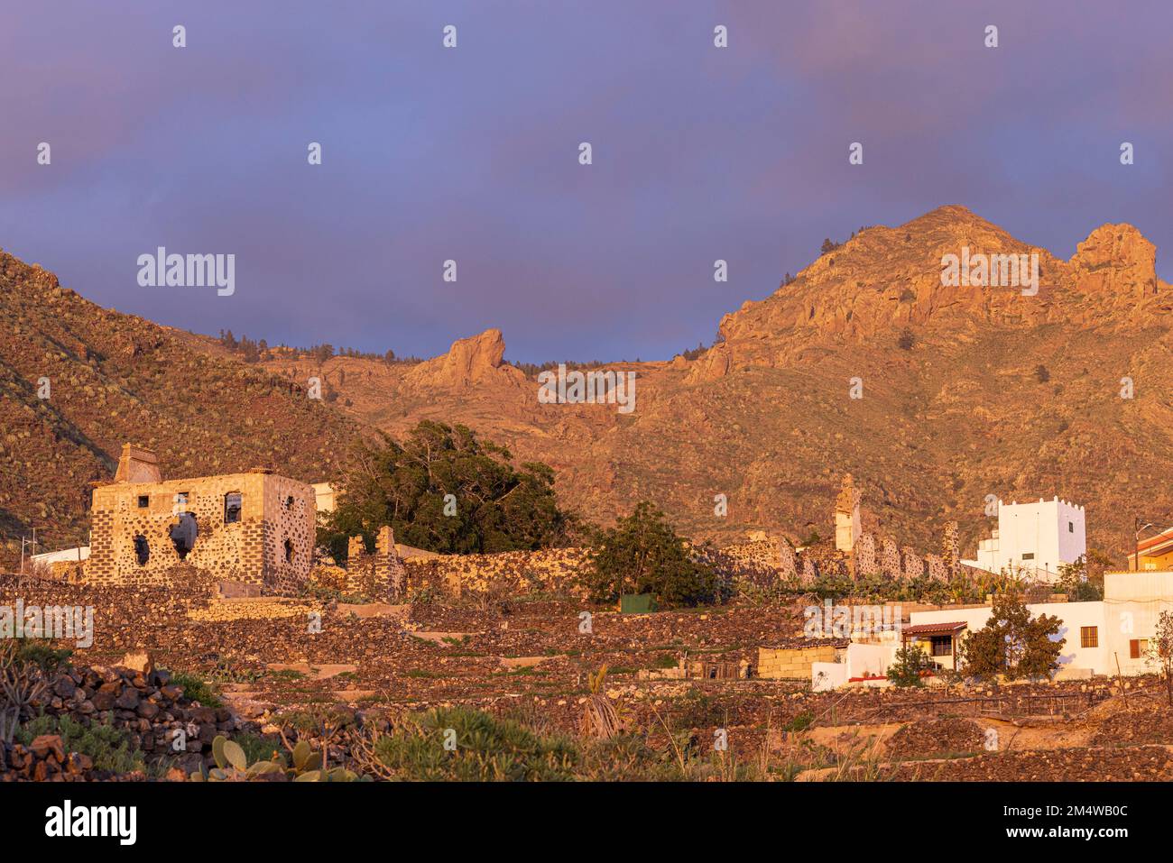 Ruinen der Casa Fuerte, ein altes Kolonialhaus und Schloss, am Rande der Stadt Adeje, Teneriffa, Kanarische Inseln, Spanien, Stockfoto