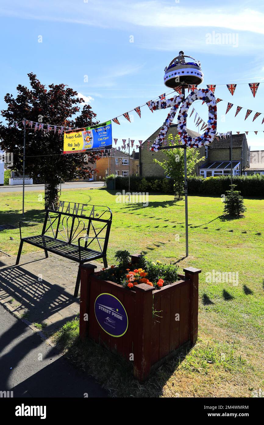 Manea Village Green with the Queens 70 years Jubilee Bunting, Cambridgeshire, England, UK Stockfoto