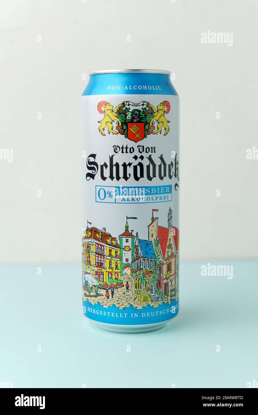 Tjumen, Russland-02. November 2022: Otto von schrodder alkoholfreies Bier,  gegründet 1885. Selektiver Fokus Stockfotografie - Alamy