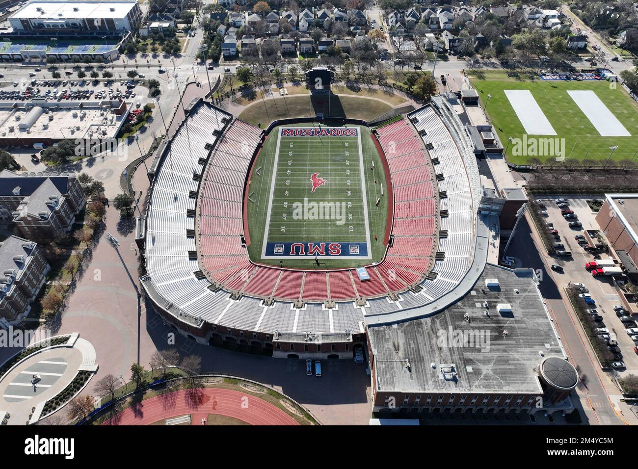 Eine allgemeine Gesamtansicht des Gerald J. Ford Stadions an der Southern Methodist University, Dienstag, 20. Dezember 2022, in Dallas, Text Das Stadion ist das Heimstadion der SMU Mustangs Football. Stockfoto