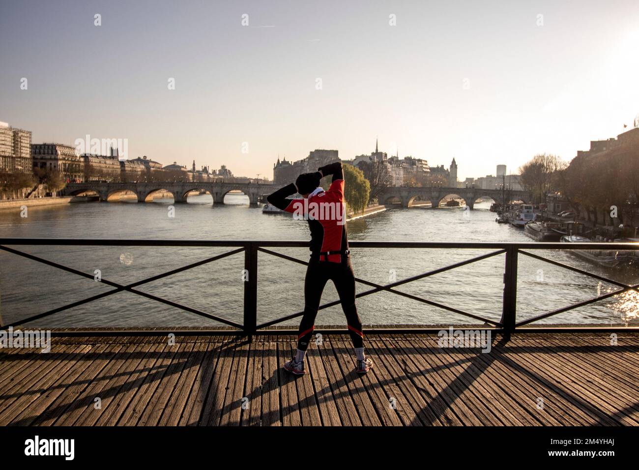 Eine Person nutzt den Vormittag, um eine Läufe/Eyepix Group zu machen (Kreditbild: © Martin Bertrand/Eyepix via ZUMA Press Wire). Guthaben: ZUMA Press, Inc./Alamy Live News Stockfoto