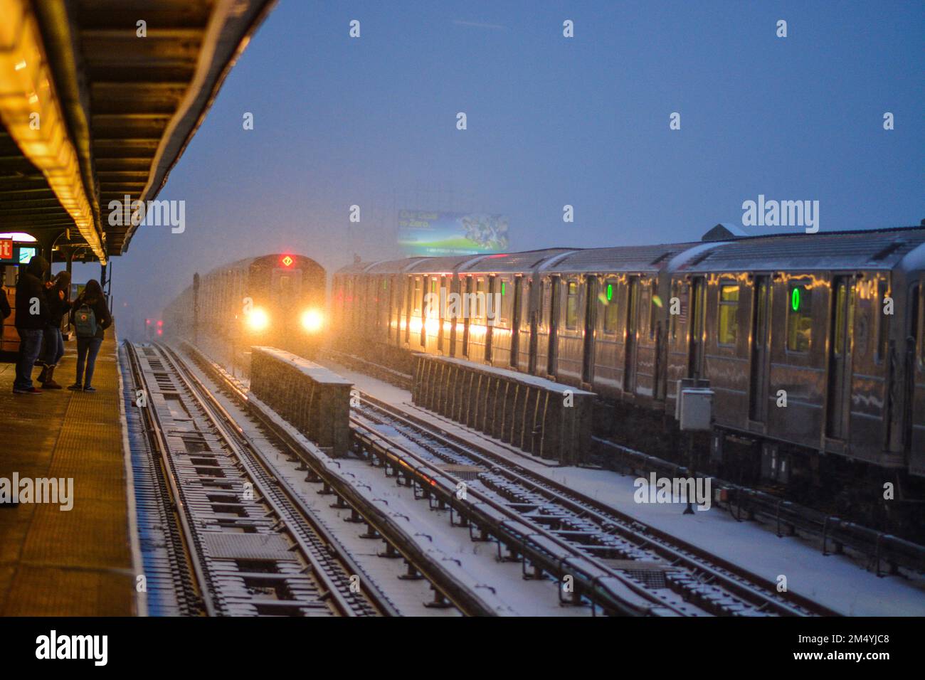 U-Bahn Bahnsteig New York City Transit Öffentliche Verkehrsmittel Kopierraum Grafikressourcen Stockfoto
