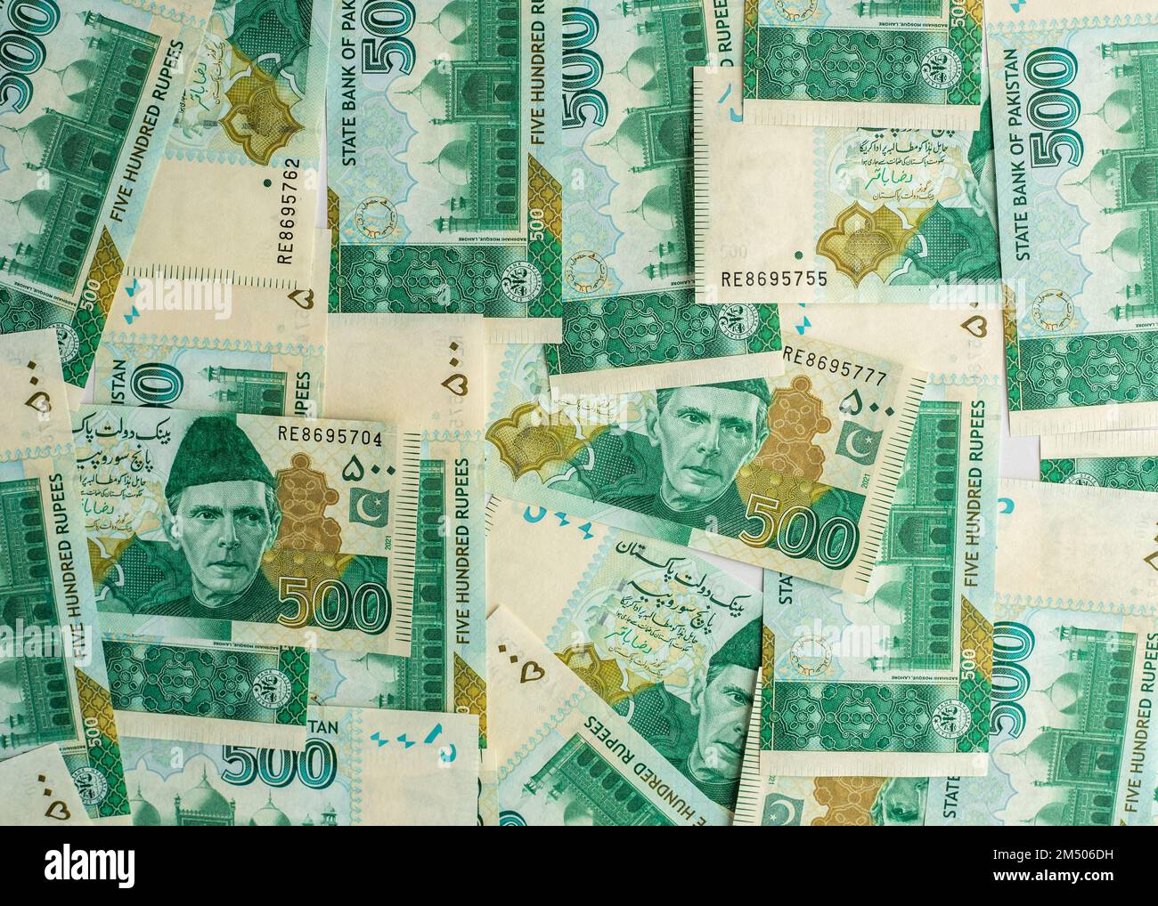Pakistanische Banknoten von 500 Rupien, isoliert auf weißem Hintergrund Stockfoto