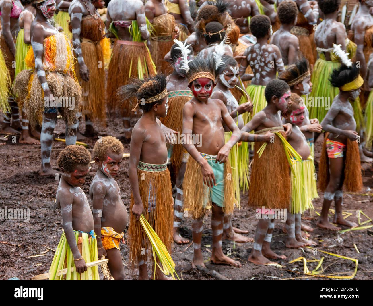 Kanu Willkommen im PEM Village in der Region Asmat in Südpapua, Indonesien Stockfoto