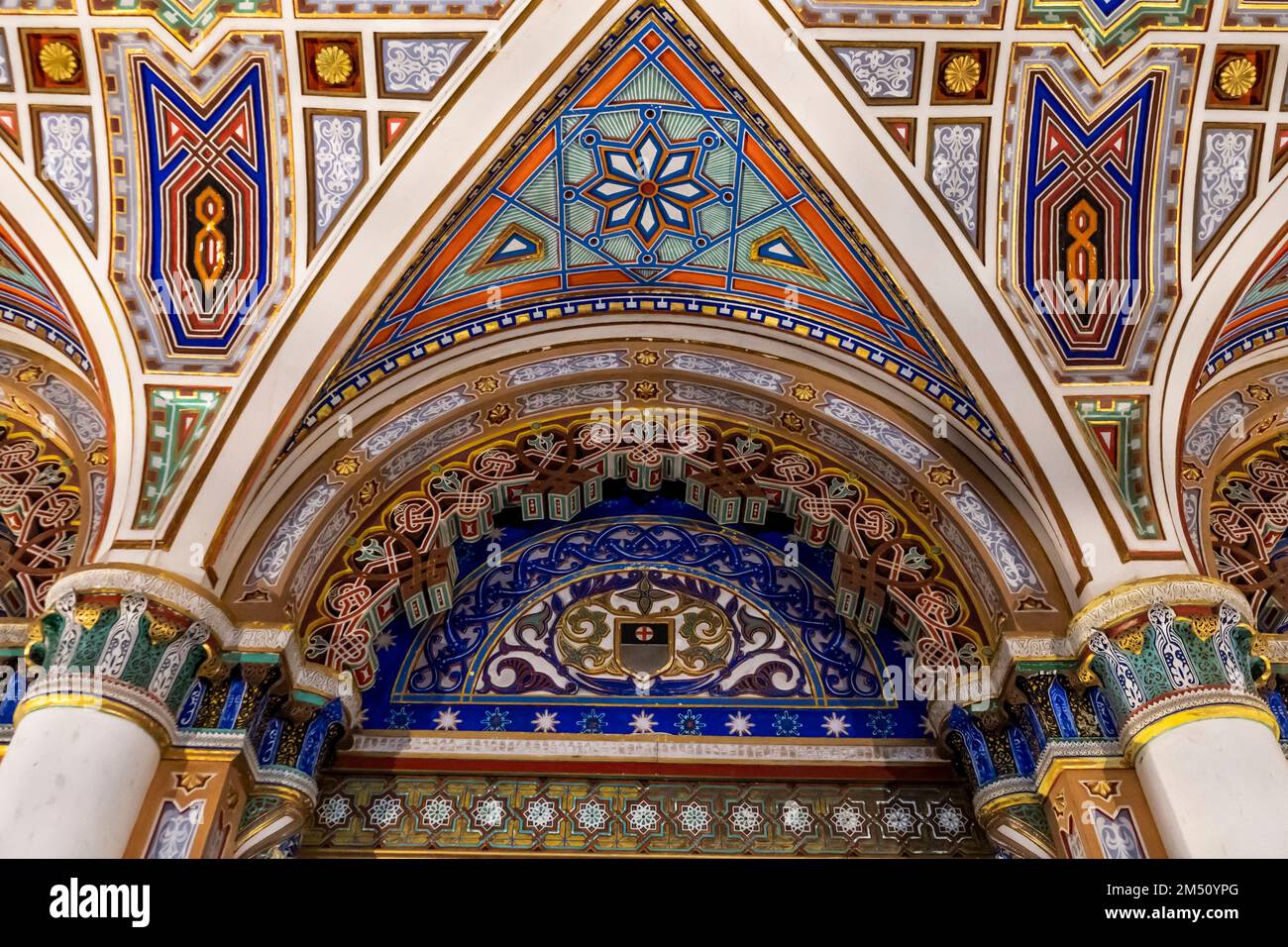 Byzantinisches Zimmer im Schloss Sammezzano, Palast aus dem 19. Jahrhundert im maurischen Wiedergeburtsstil, Gemeinde Reggello, Provinz Florenz, Italien Stockfoto