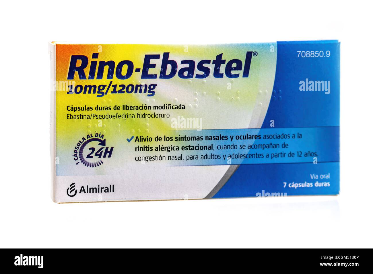 Huelva, Spanien - 24. Dezember 2022: Spanische Rino-Ebastel-Box. Es ist eine Kombination aus 2 Wirkstoffen, Ebastin und Pseudoephedrin. Es ist ein Antih Stockfoto
