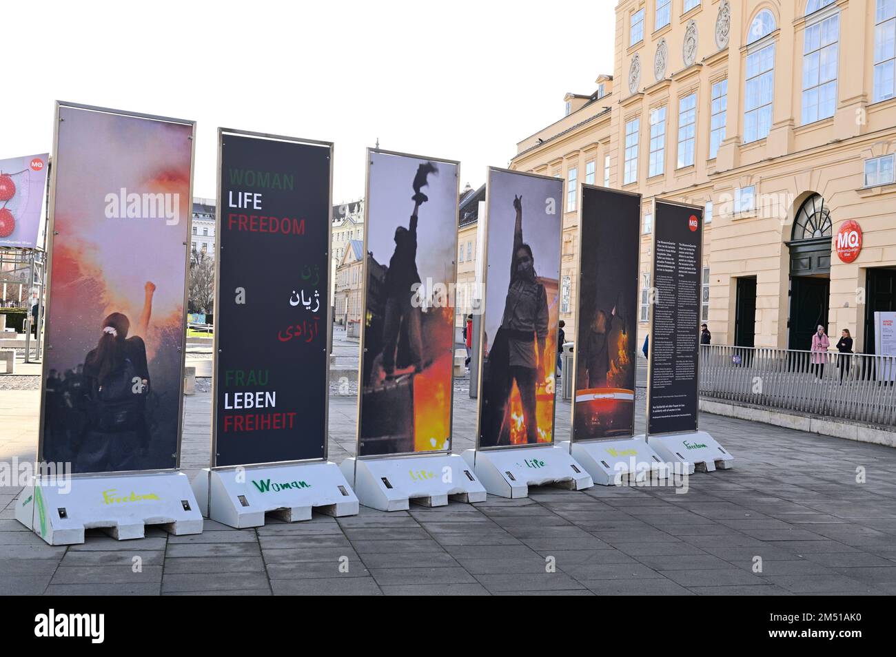 Wien, Österreich. 24. Dezember 2022. In Solidarität mit allen Frauen im Iran. Podiumsdiskussion des Künstlers Hoda Afshar Stockfoto