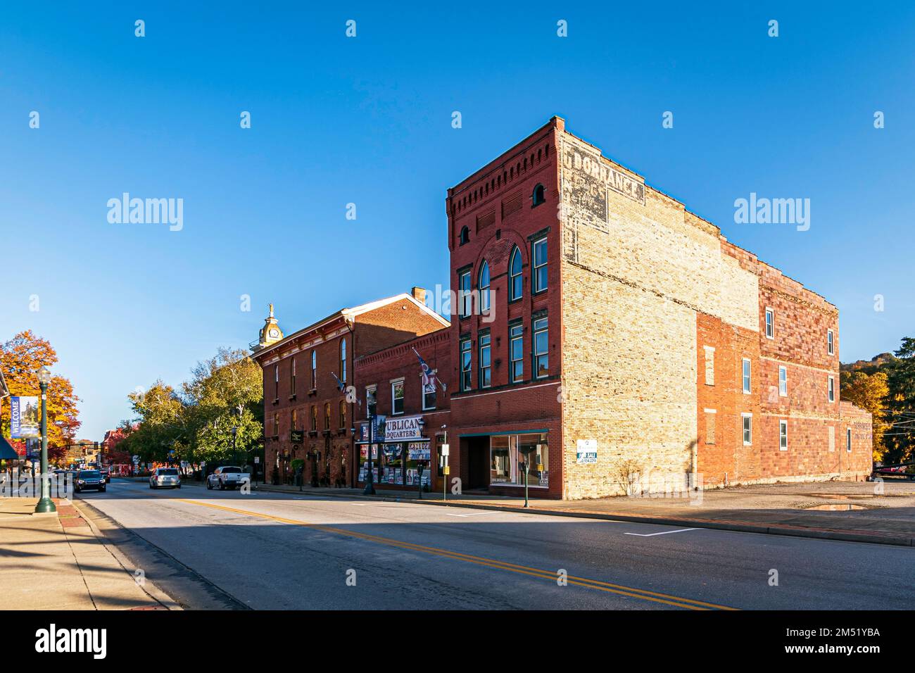 Lissabon, Ohio, USA – Okt. 21, 2022: Stadtbild der historischen Innenstadt von Lissabon, 2. Älteste Stadt in Ohio. Die meisten Gebäude in diesem historischen Viertel sind B Stockfoto