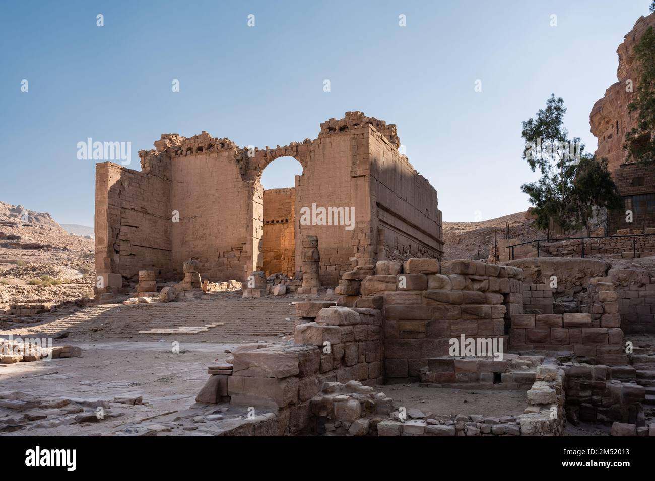 Qasr al Bint Firaun oder Palast der Pharaohs-Tochter in Petra, Jordanien, ein Nabatäischer Tempel Stockfoto