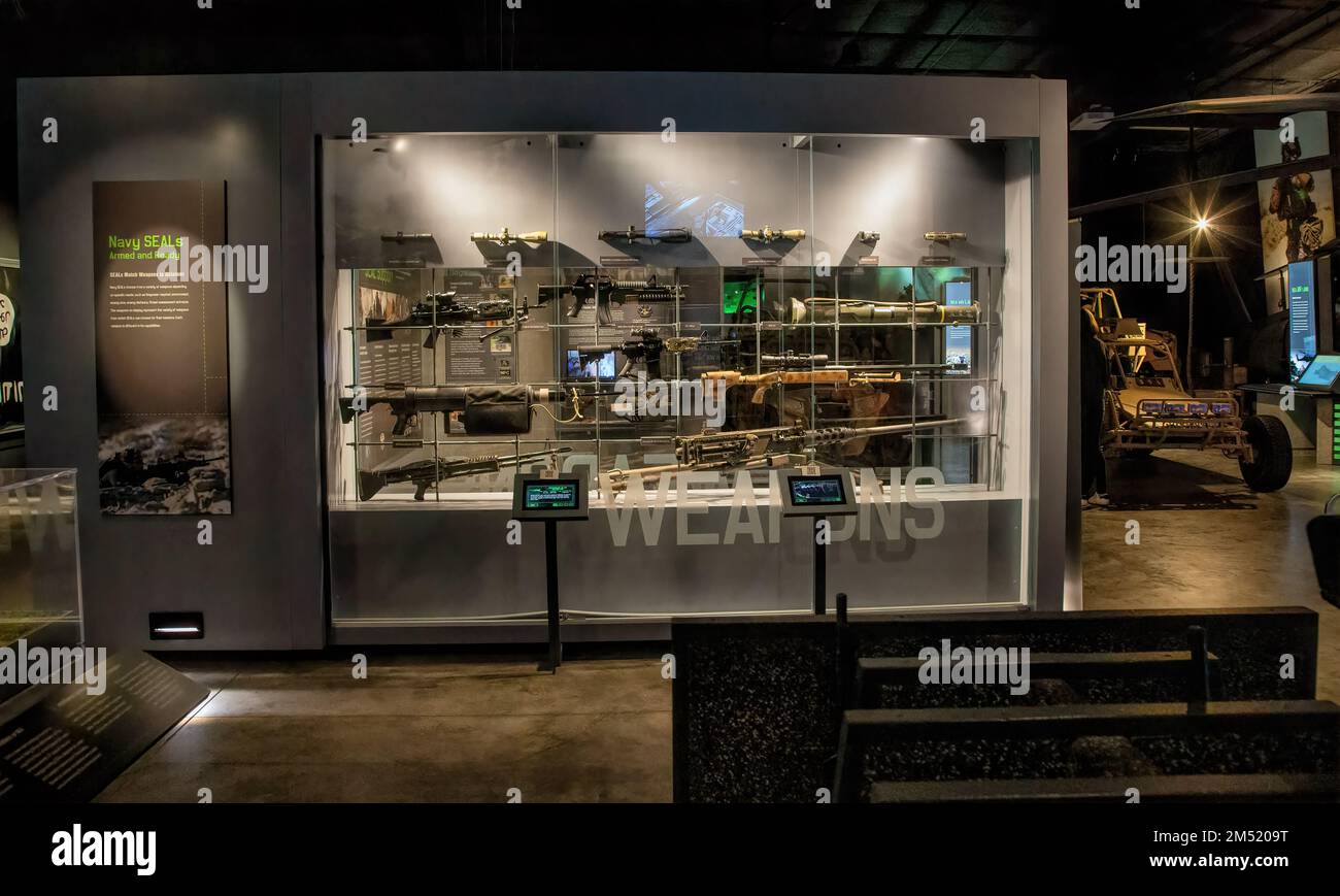 Die Wand der Waffen im Navy SEAL Museum in Fort Pierce, Florida Stockfoto