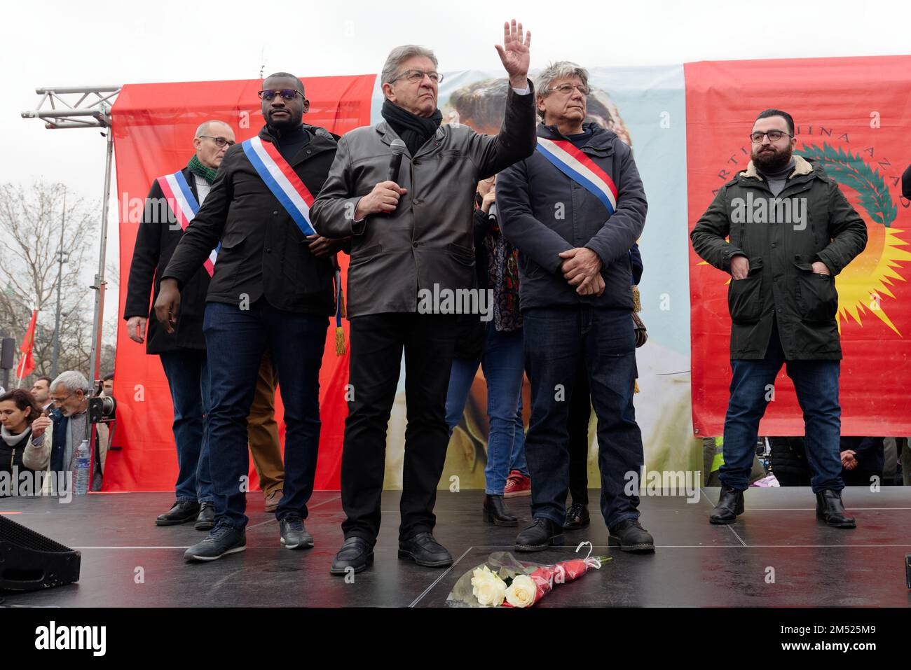 Nach der Ermordung von 3 Kurden in der Rue d'Enghein in Paris kamen mehrere tausend Demonstranten nach Paris, um ihren Zorn und ihre Trauer zum Ausdruck zu bringen. Stockfoto