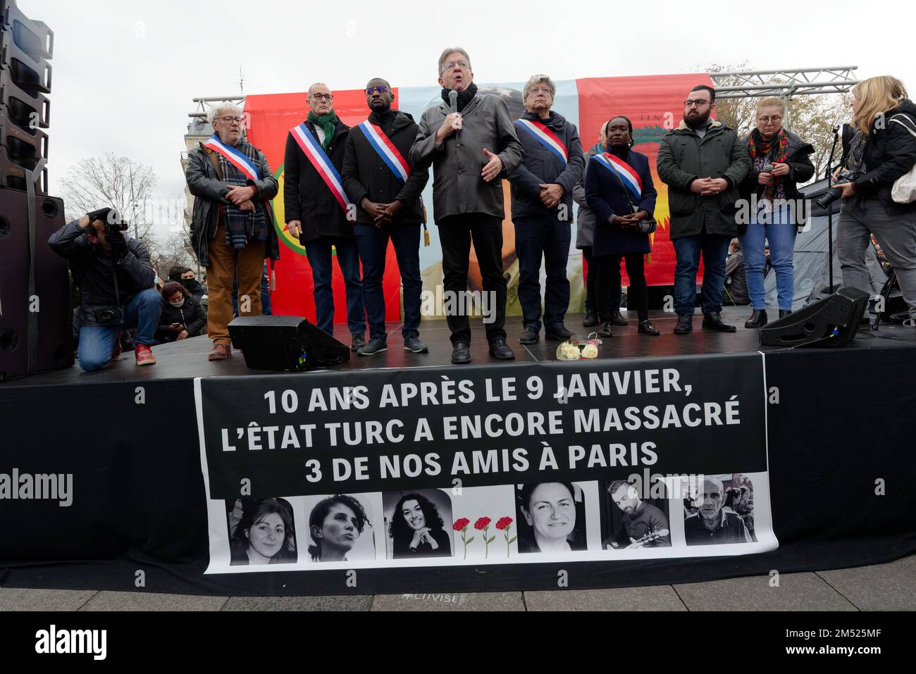 Nach der Ermordung von 3 Kurden in der Rue d'Enghein in Paris kamen mehrere tausend Demonstranten nach Paris, um ihren Zorn und ihre Trauer zum Ausdruck zu bringen. Stockfoto