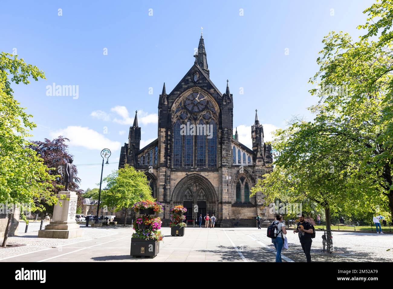 Glasgow Cathedral, das älteste Gebäude in Glasgow, Schottland, Sommer 2022, und Pfarrkirche. Stockfoto