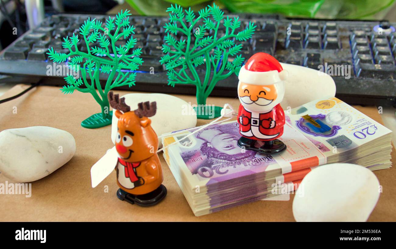 Glasgow, Schottland, Vereinigtes Königreich 25. Dezember 2022. Das Weihnachtskostensymbol darüber, worum es geht. Credit Gerard Ferry/Alamy Live News Stockfoto