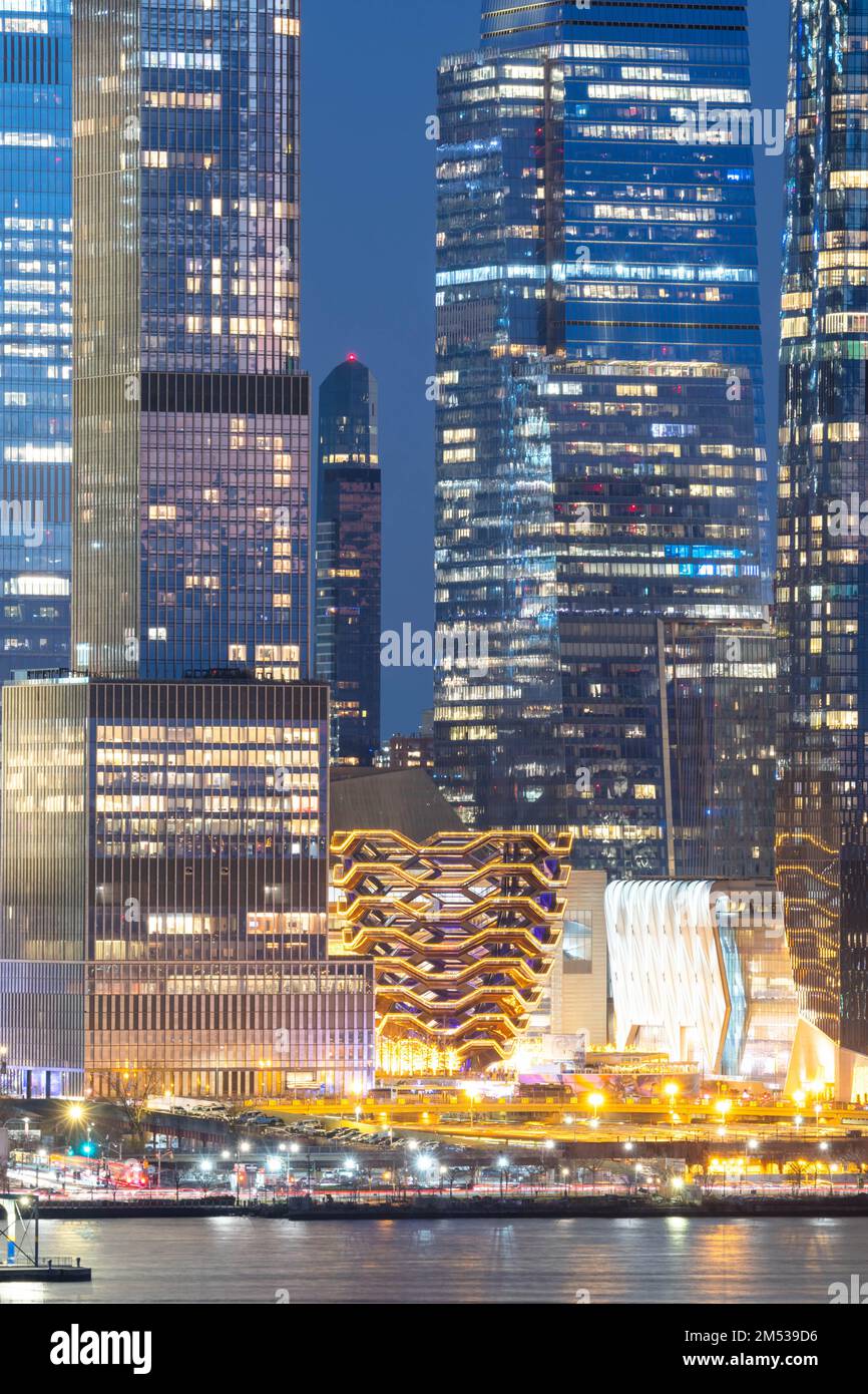 Die Skyline der New Yorker Gebäude in Manhattan detailliert Langzeitaufnahmen der weltberühmten US-Stadt und des Reiseziels, kopieren Sie Hintergrundbilder aus dem Weltraum als Bannerressource. Stockfoto
