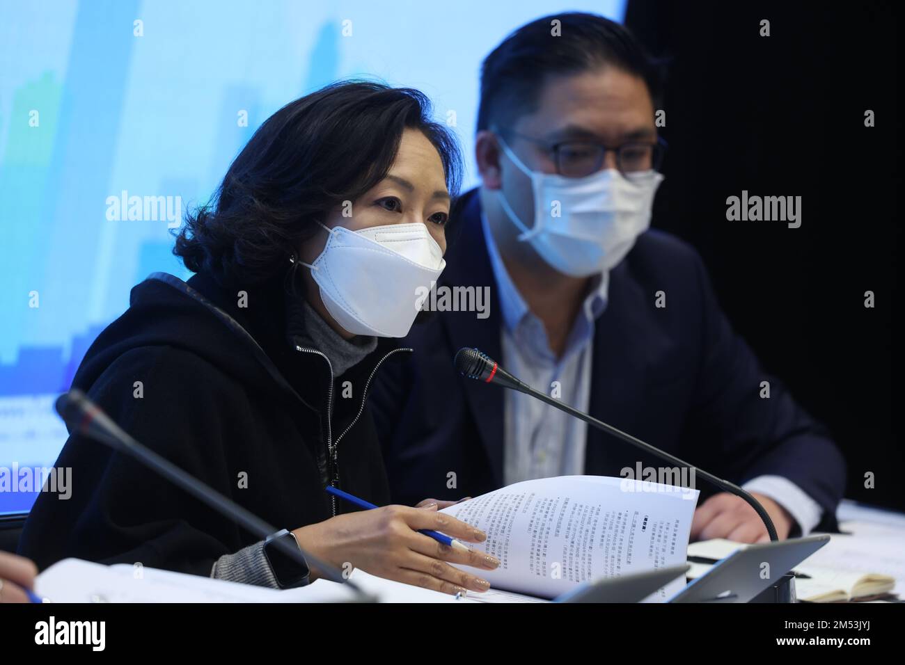 Alice Mak Mei-kuen, Ministerin für Inneres und Jugendangelegenheiten, nahm an einer Pressekonferenz zum Thema "Jugendentwicklungskonzept" im Art Park, West Kowloon Cultural District, Teil. 20DEC22 SCMP/Yik Yeung-man Stockfoto