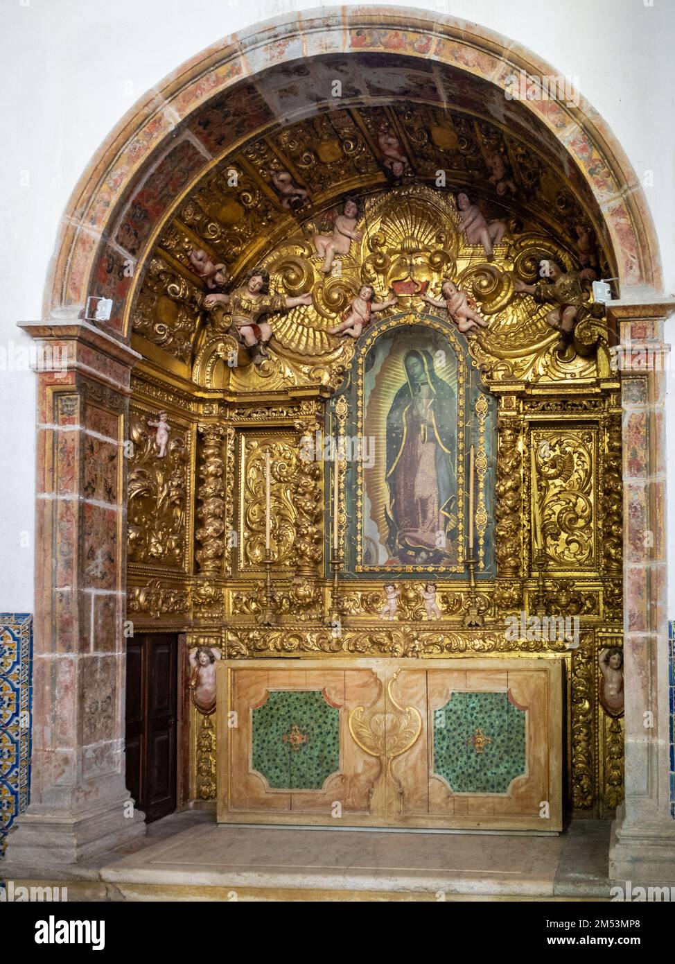 Seitenaltar von Igreja de Nossa Senhora da Assunção, Elvas Stockfoto