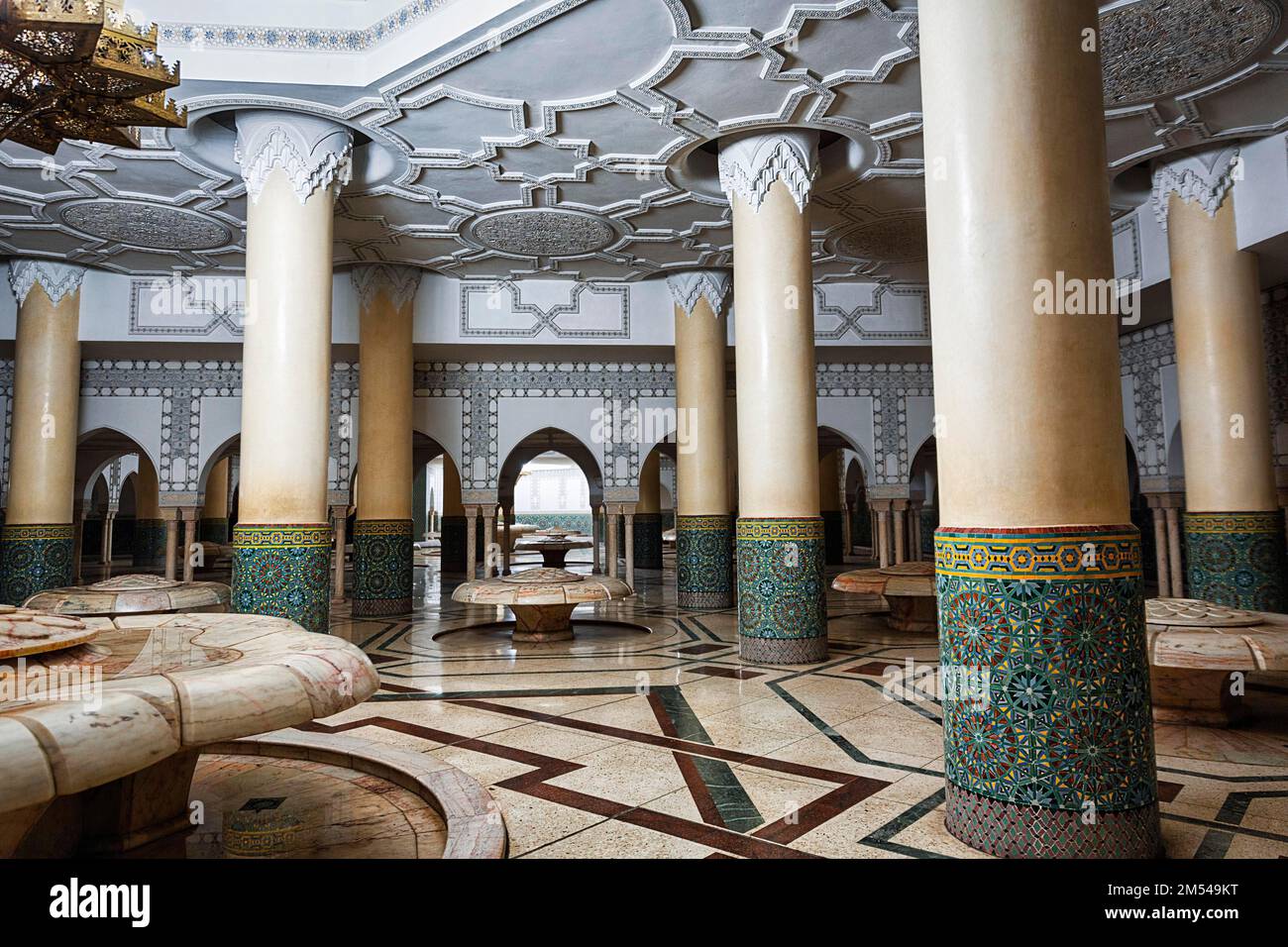 Herrliche Toiletten in der Hassan II Moschee, Arabeske, Ornamente, Architektur, Inneneinrichtung, Casablanca, Marokko Stockfoto