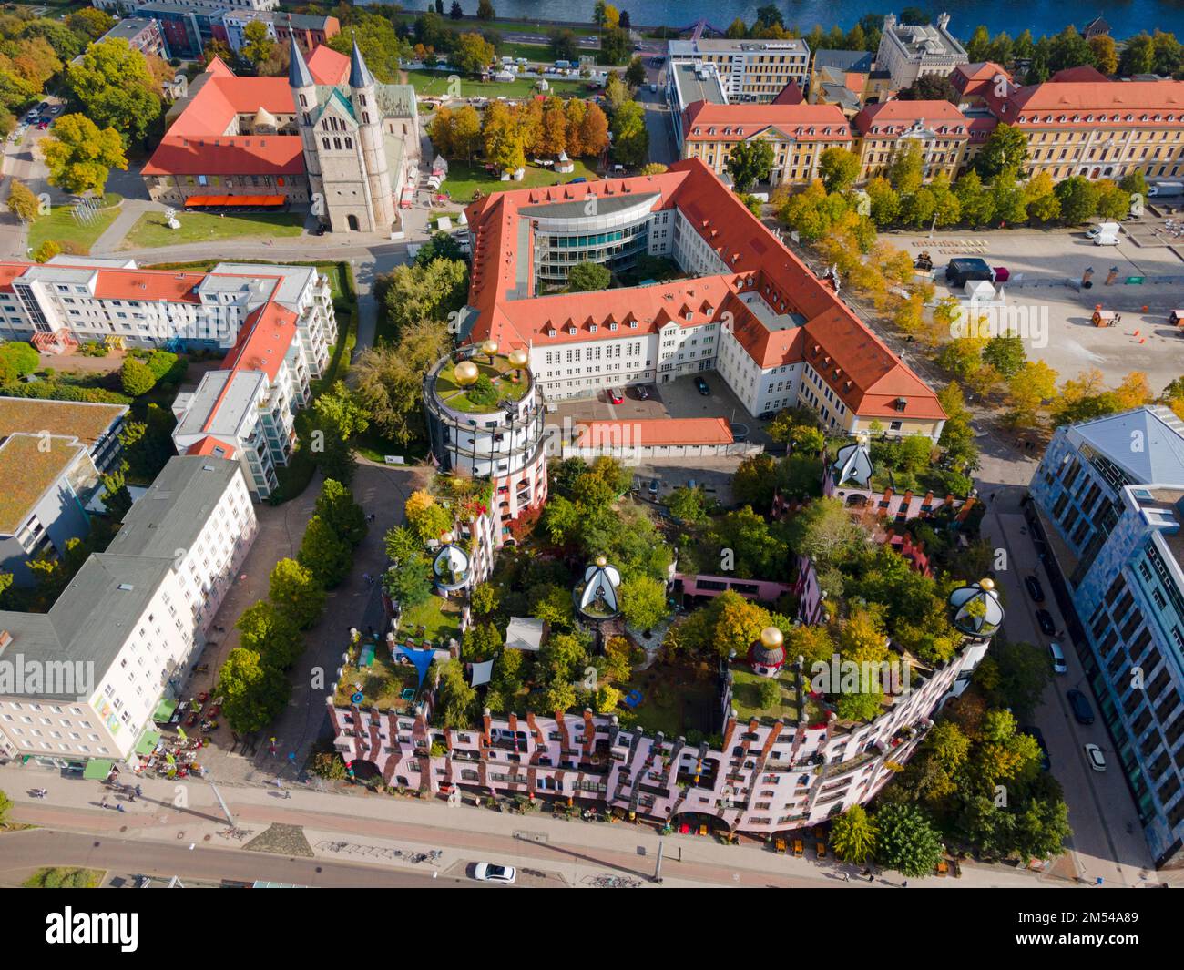 Drohnenschuss, Grüne Zitadelle, Hundertwasser-Haus, Architekt Friedensreich Hundertwasser, Magdeburg, Sachsen-Anhalt, Deutschland Stockfoto