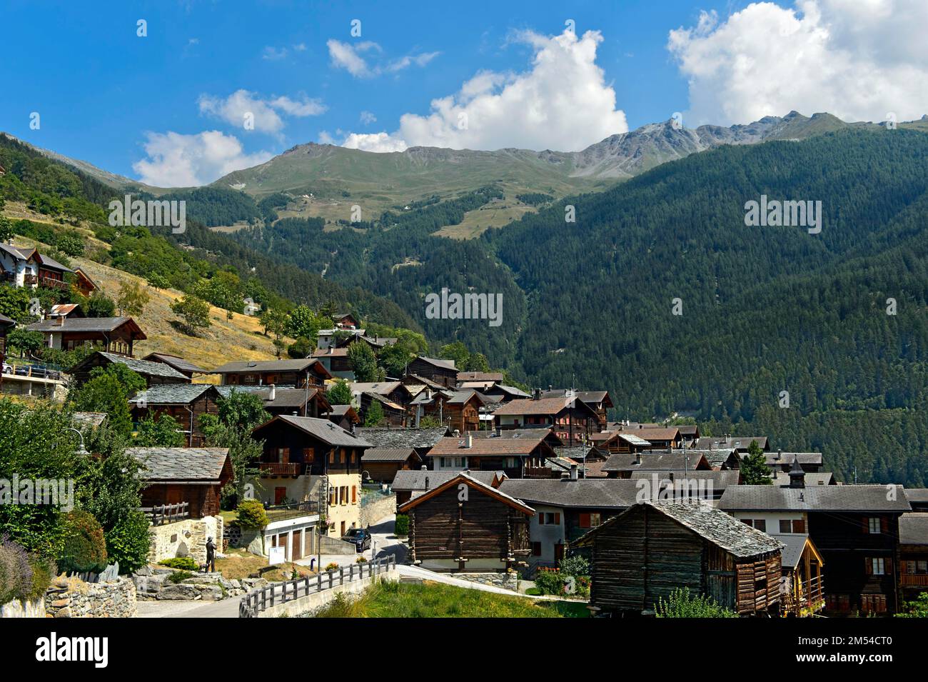 Walais Bergdorf Mase mit historischen Bauernhäusern, Mase, Gemeinde Mont-Noble, Valais, Schweiz Stockfoto