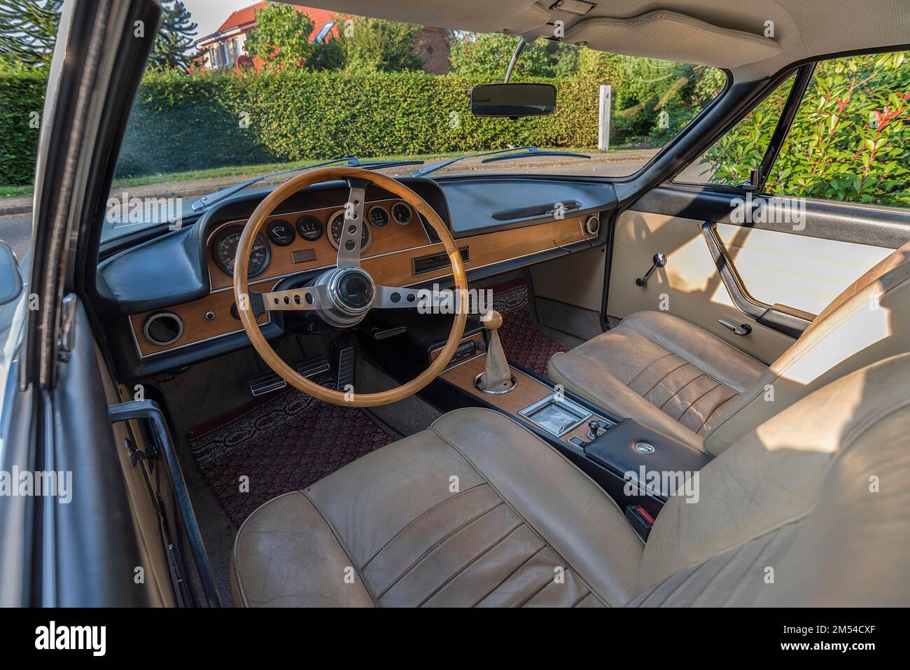 Cockpit des klassischen Ford auf Italienisch: OSI 2. 3 TS wurde 1965 in Niedersachsen gebaut Stockfoto