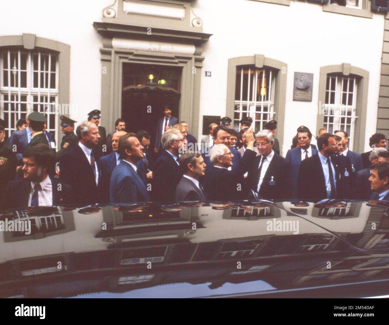Trier. Honeckers Besuch im Karl-Marx-Haus am 10. September 1987. Erich Honecker (ca. Mitte) Holger Boerner hinter ihm Stockfoto