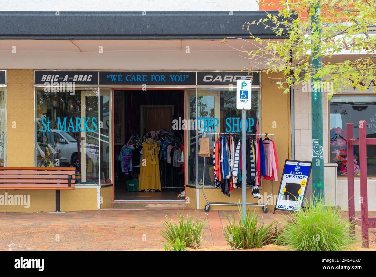 Saint Marks Brick A Brack Opp Shop in der westlichen Stadt Nyngan, Australien Stockfoto