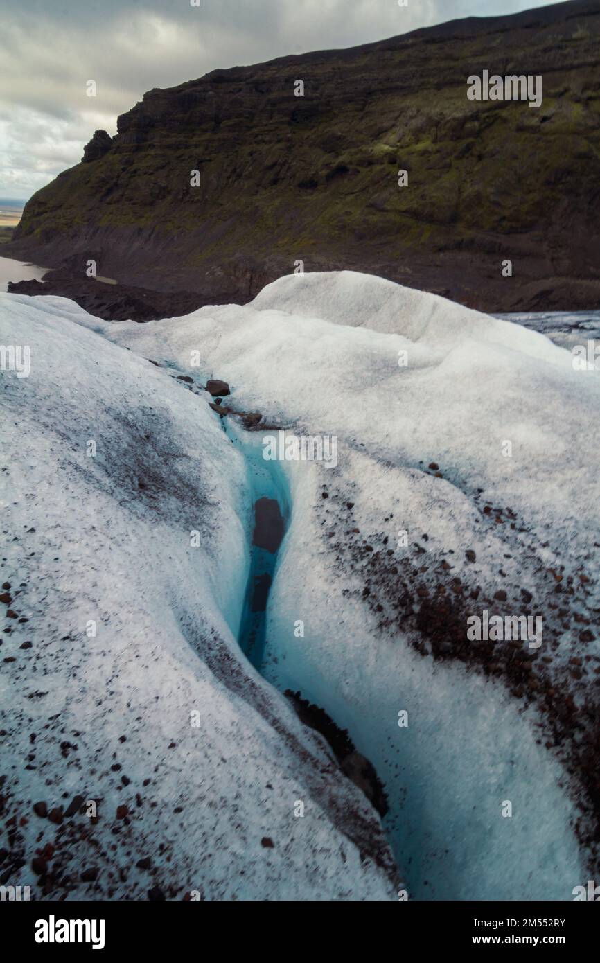 Tiefer Graben in Gletscherlandschaft Foto Stockfoto