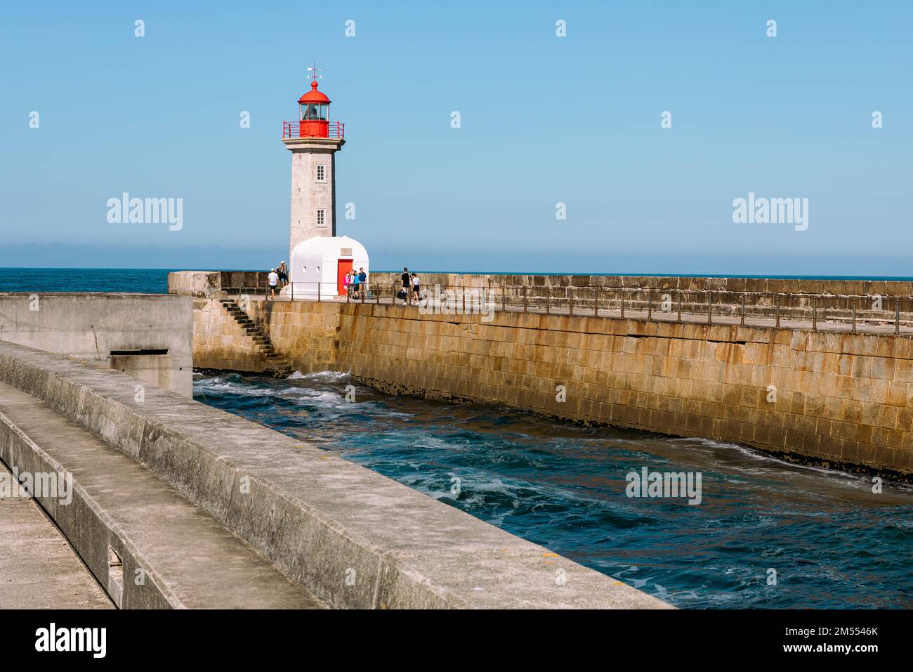 Leuchtturm Farolim de Felgueiras, Porto - Portugal. Stockfoto