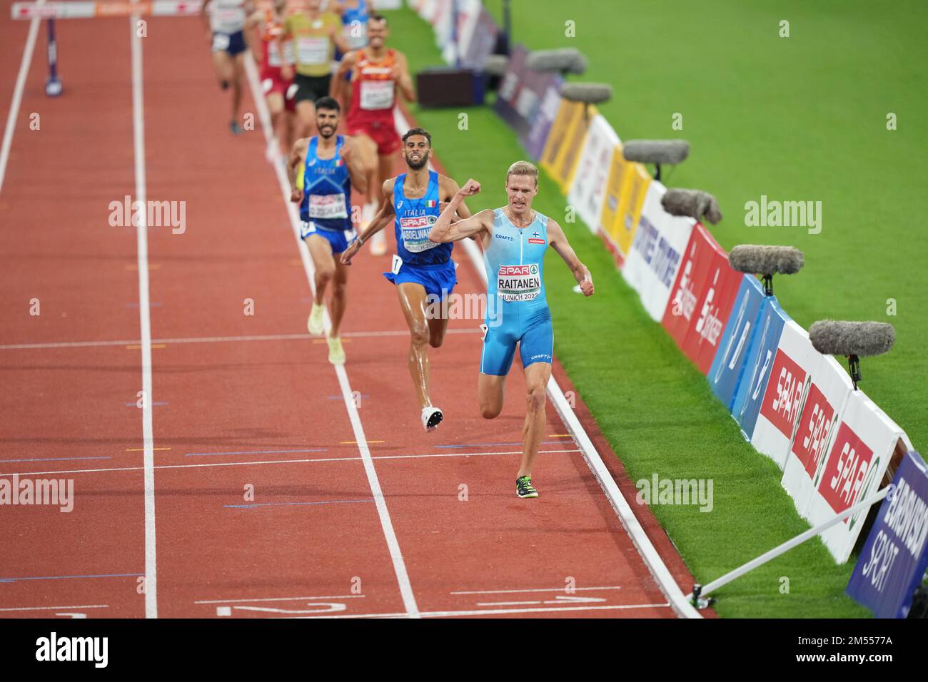 Topi Raitanen gewann die Steeplechase 3000m bei den europäischen Leichtathletikmeisterschaften 2022. Stockfoto