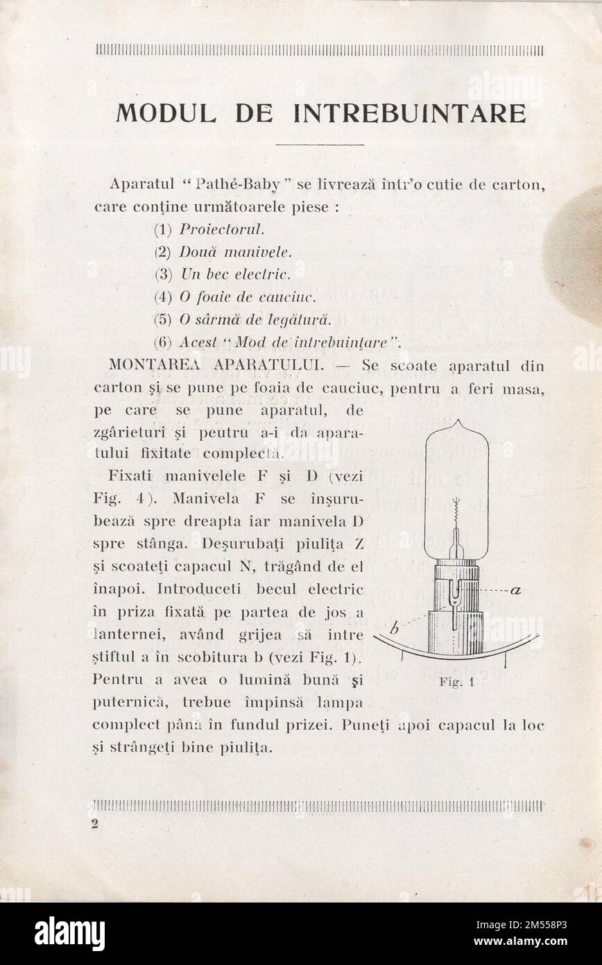 Vintage Illustrated Werbebroschüre Französischer kleiner Filmprojektor Pathé Baby ( la Camera ) in rumänischer Sprache / Rumänien / 1920er Stockfoto