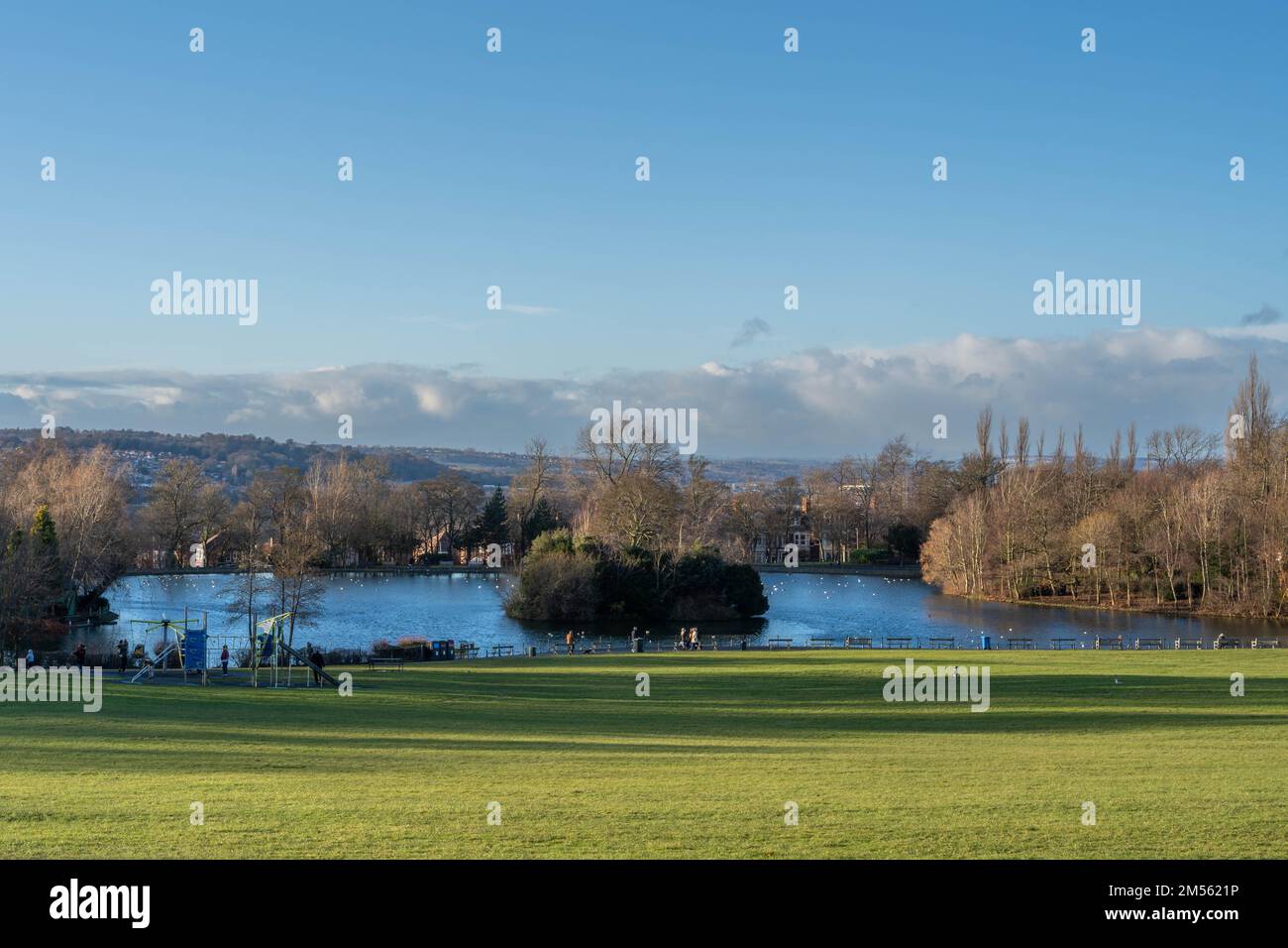 Der Blick auf den See im Saltwell Park - ein öffentlicher Park in Gateshead, Großbritannien Stockfoto