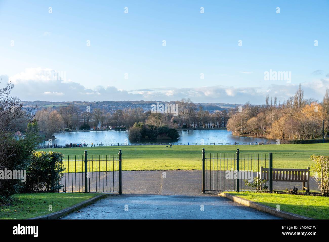 Der Blick auf den See im Saltwell Park - ein öffentlicher Park in Gateshead, Großbritannien Stockfoto