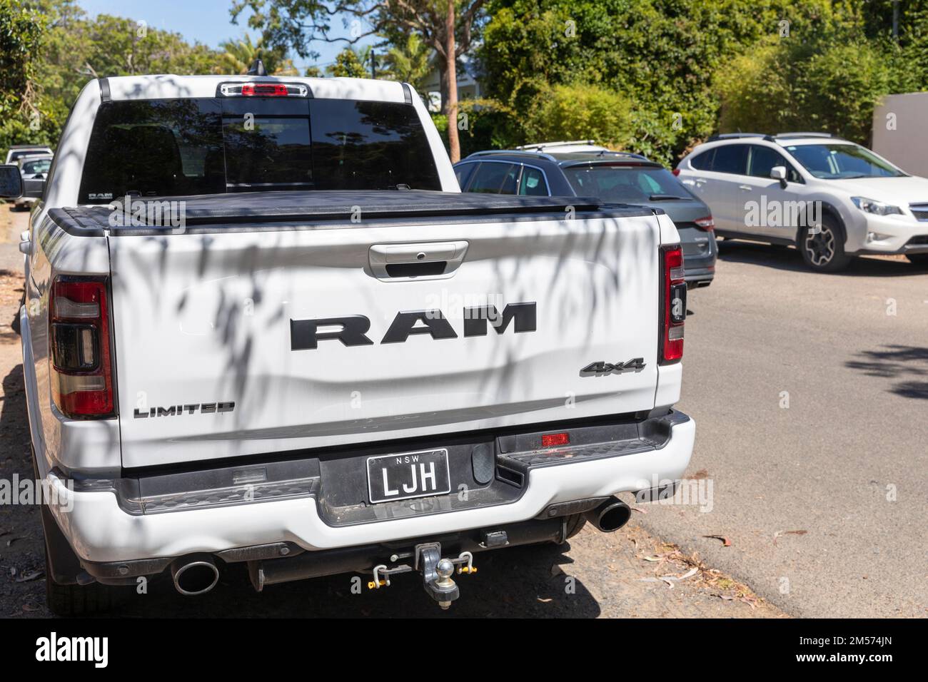 2021 Modell weiß RAM 1500 Nutzfahrzeug in Palm Beach Sydney, Australien, mit personalisiertem Nummernschild, Australien Stockfoto