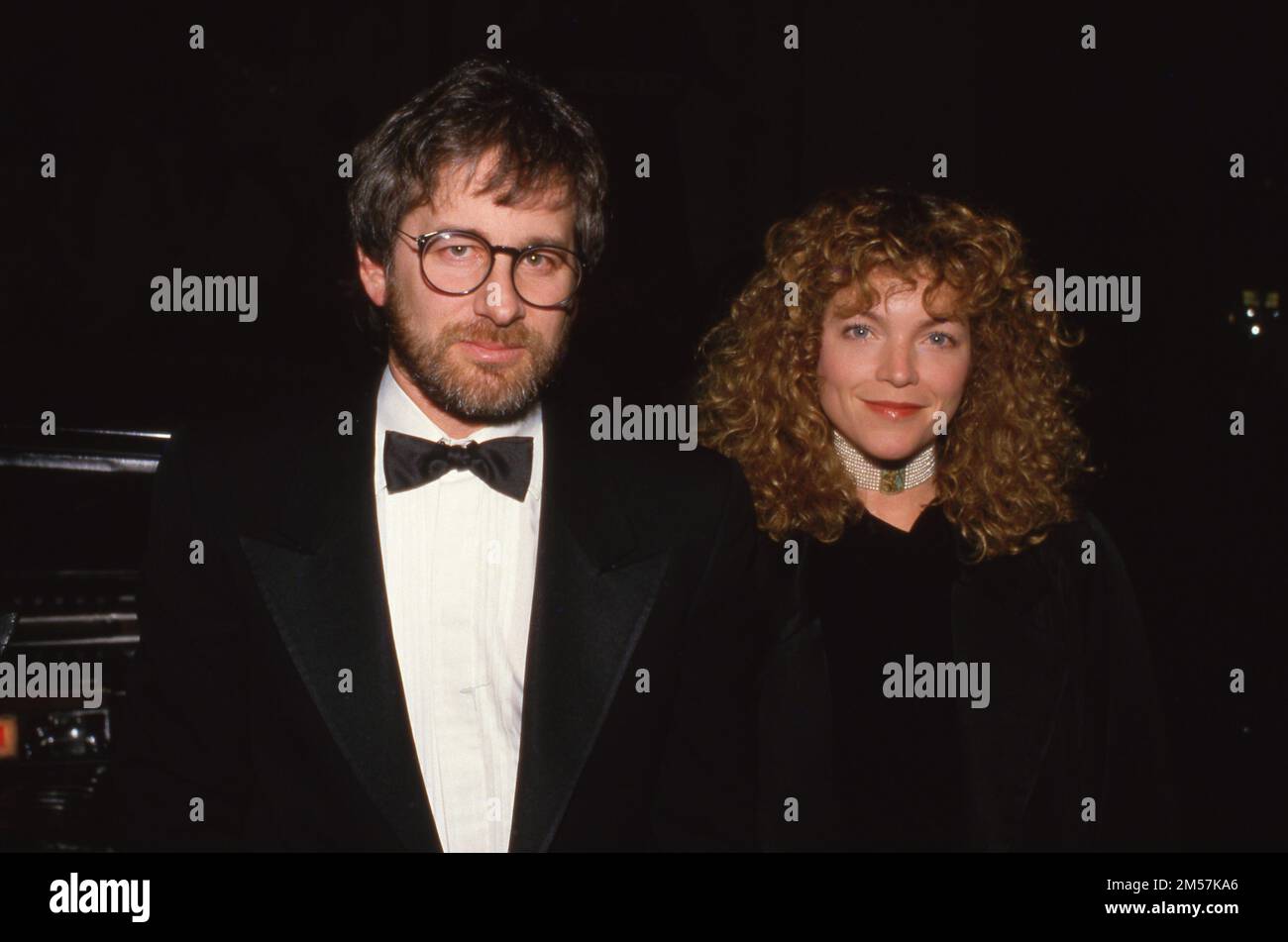 Steven Spielberg und Amy Irving beim 5. Jährlichen Sherrill C. Corwin Human Relations Award des amerikanischen Jüdischen Komitees Salut an Steven J. Ross am 23. November 1986 in Beverly Hills, Kalifornien Kredit: Ralph Dominguez/MediaPunch Stockfoto