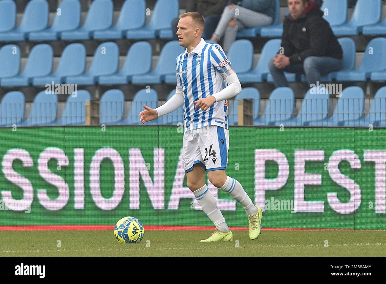 Ferrara, Italien. 26. Dezember 2022. Lorenzo Maria Dickmann (Spal) während des Spiels SPAL gegen AC Pisa, italienischer Fußball der Serie B in Ferrara, Italien, Dezember 26 2022 Kredit: Independent Photo Agency/Alamy Live News Stockfoto