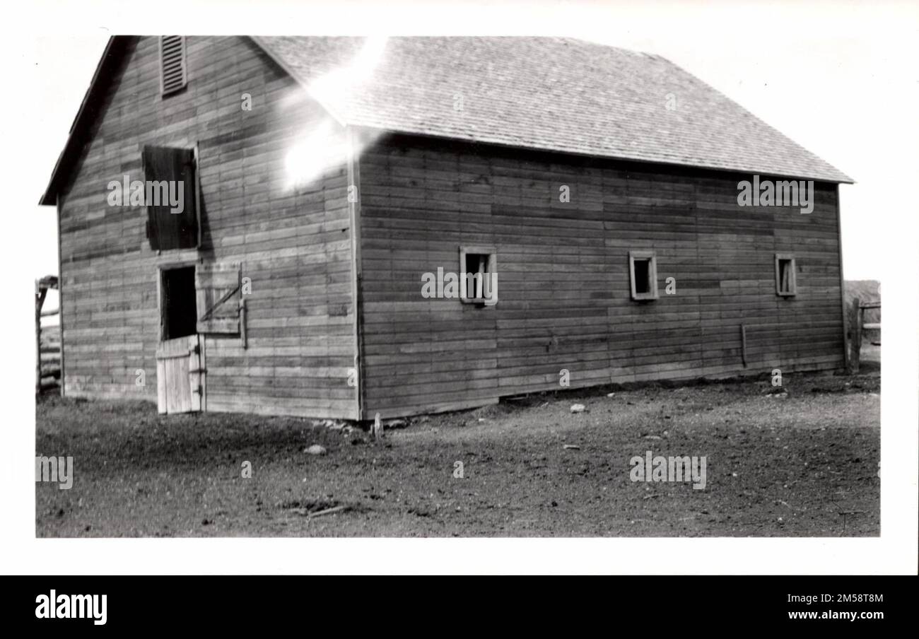 Gebäude (Scheune). 1923 - 1955. Central Plains Region (Kansas City, MO). Fotodruck. Innenministerium. Büro für Indianerangelegenheiten. Pine Ridge Agentur. 9/17/1947-. Fotos Stockfoto