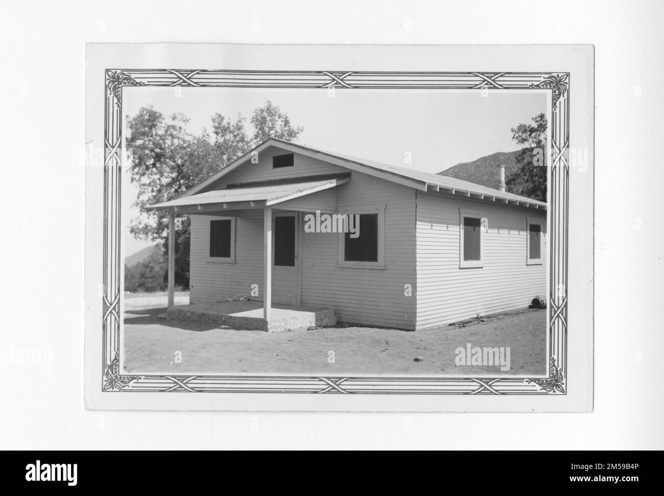 Originaltitel: "Soboba - Grenzüberblick. Czerny Anderson, Steve Mesa, Mrs. Mojado, Anthony Mojado. 1936 - 1942. Pazifikregion (Riverside, Kalifornien). Fotodruck. Innenministerium. Büro für Indianerangelegenheiten. Missionsbehörde. 11/15/1920-6/17/1946. Fotos Stockfoto