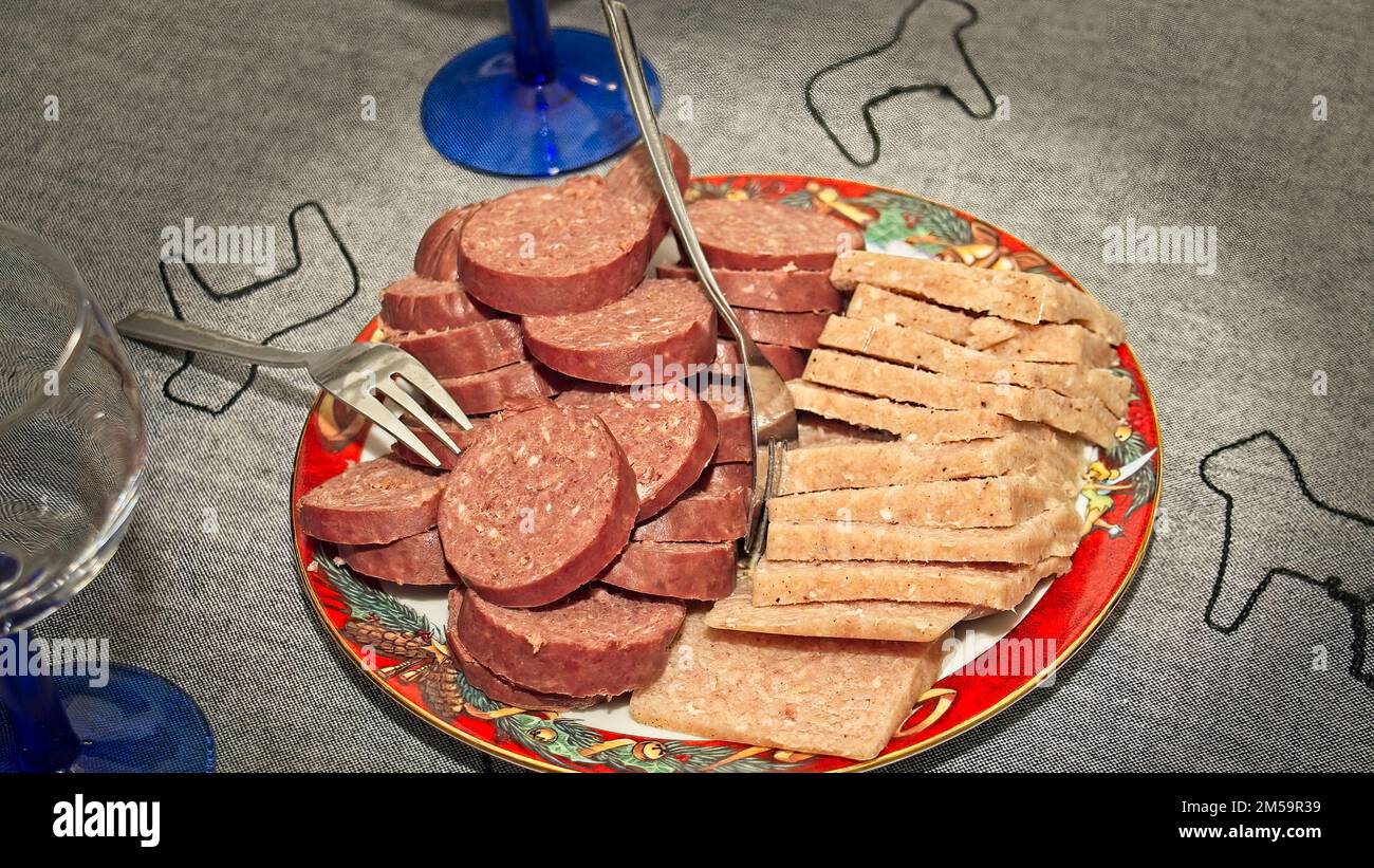 Wenn es Zeit zum Kochen für das Weihnachtswochenende ist, sowohl Abendessen als auch Nachtisch Stockfoto