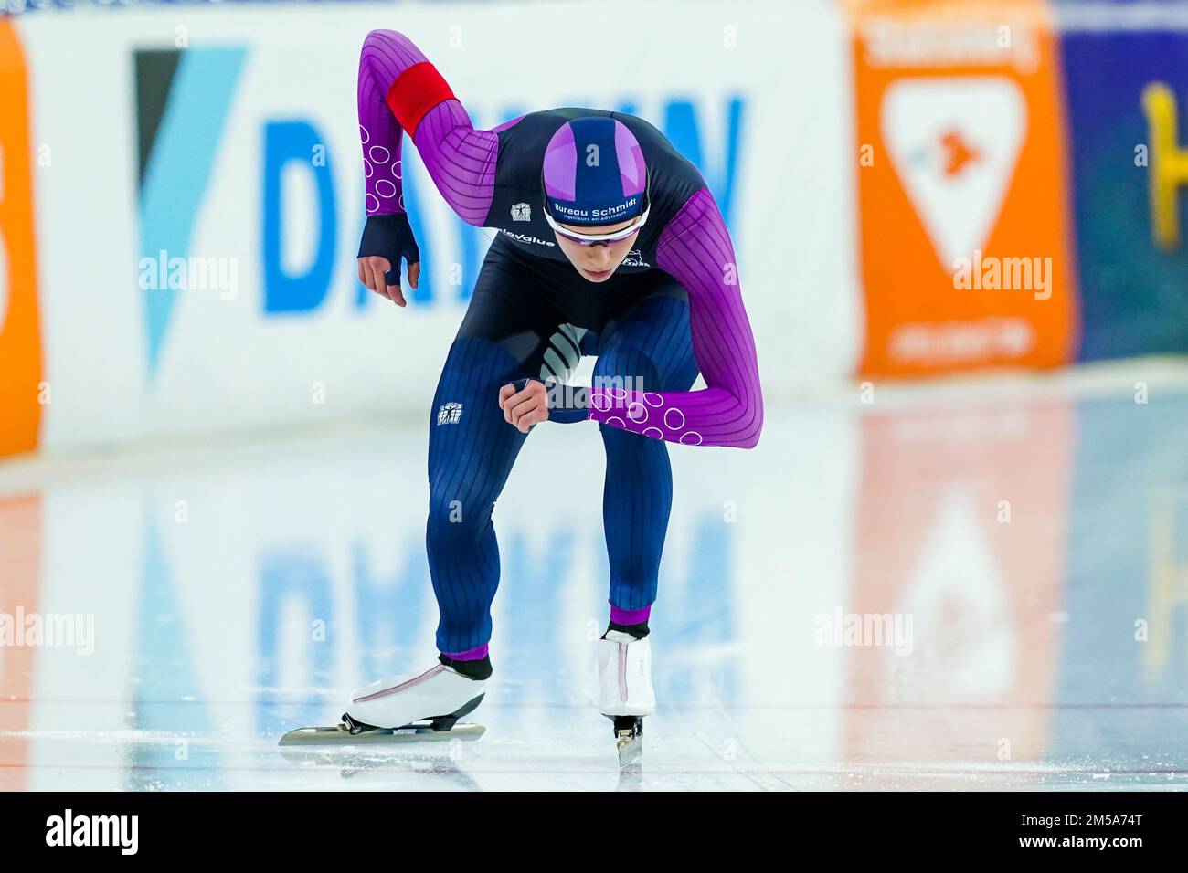 HEERENVEEN, NIEDERLANDE - DEZEMBER 27: Anna Boersma aus den Niederlanden, die am 27. Dezember 2022 beim KNSB Speed Skating NK Sprint am 500m. Juli in Heerenveen, Niederlande teilnimmt (Foto: Andre Weening/Orange Pictures) Stockfoto