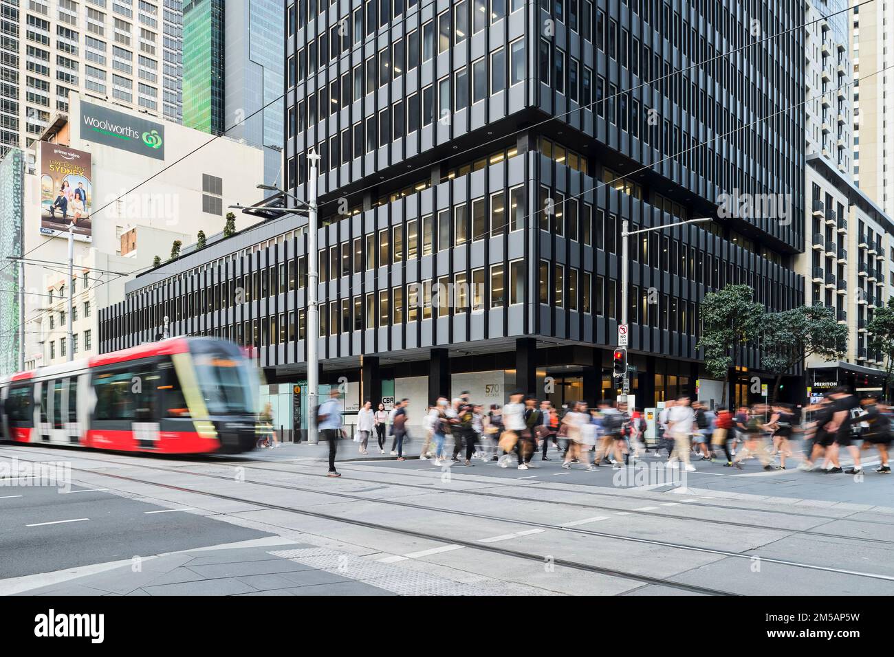 Das Podium wird aufgebaut. 570 George Street, Sydney, Australien. Architekt: Custance Associates, 2022. Stockfoto