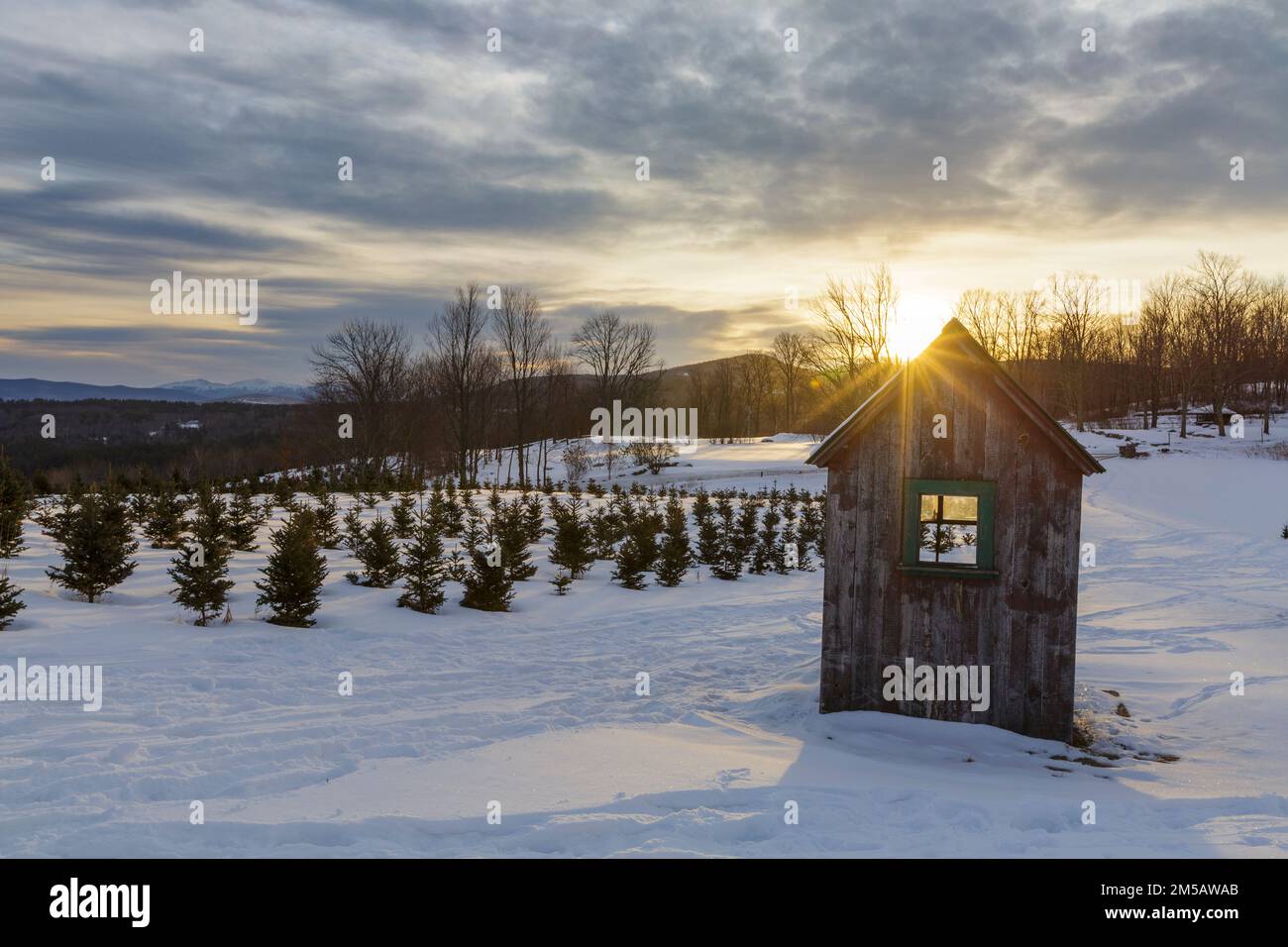 The Rocks Estate in Bethlehem, New Hampshire, kurz vor Sonnenaufgang an ...