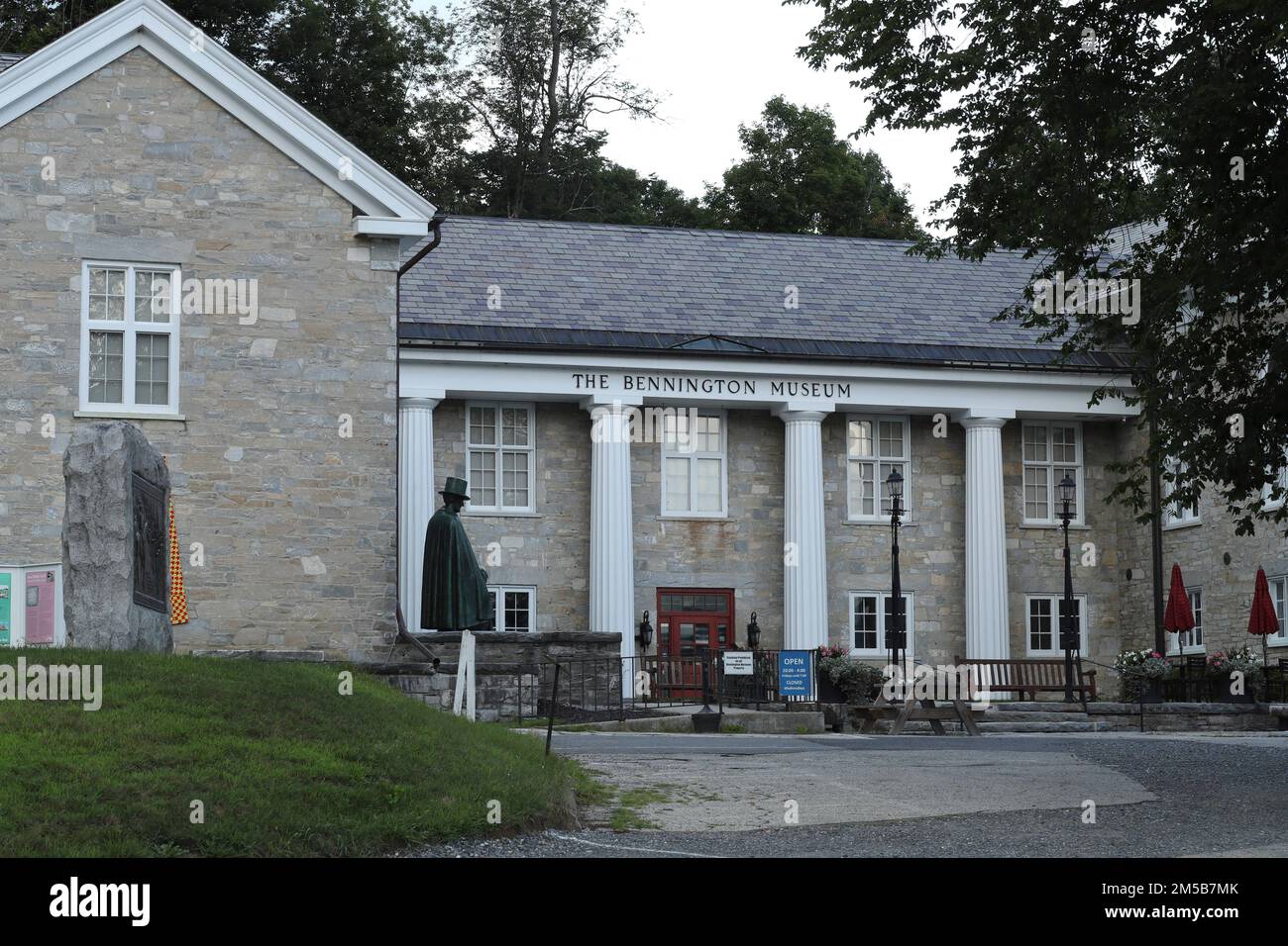 Gegründet 1852, mit Hilfe der Bennington Historical Society. Dieses Gebäude gehörte der katholischen Kirche St. Francis de Sales. Bennington Hist Stockfoto