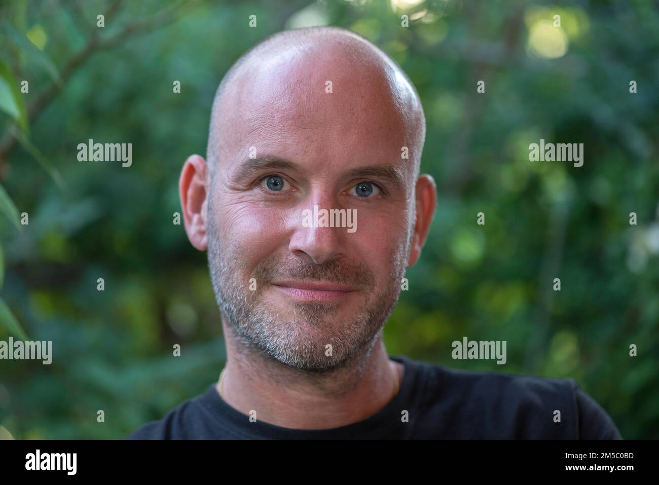 Porträt eines jungen Mannes mit Bart, Baden-Württemberg, Deutschland Stockfoto