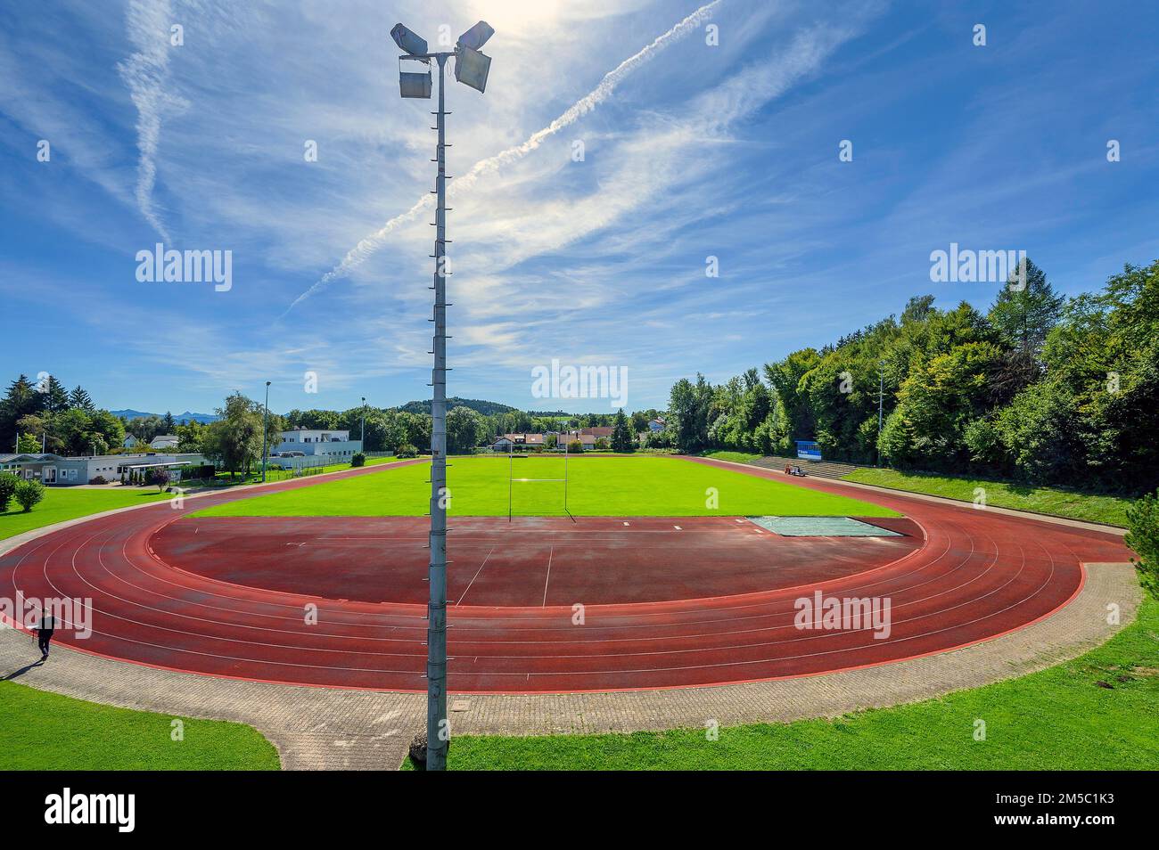 Sportplatz mit Schottenbahn, Kempten, Allgaeu, Bayern, Deutschland Stockfoto