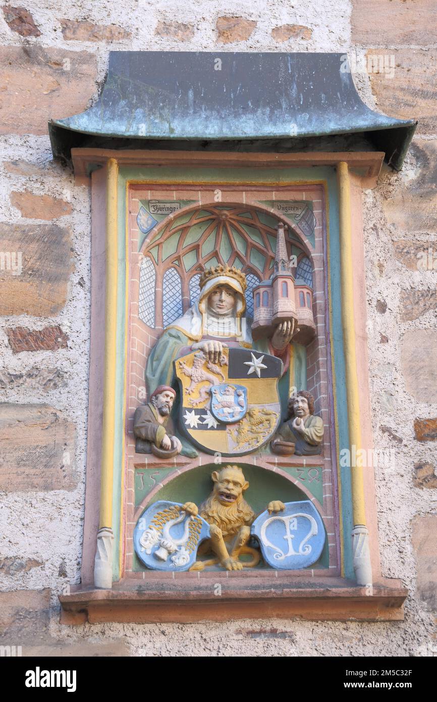 Erleichterung mit dem Wappen und Figuren der Stadt im Rathaus, Detail, Handwerk, Marktplatz, Marburg, Hessen, Deutschland Stockfoto