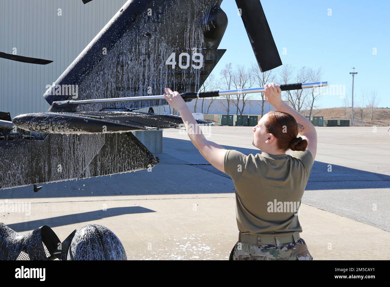 Cassidy Mullen, ein Helikoptermechaniker der Golf Company (MEDEVAC), 2