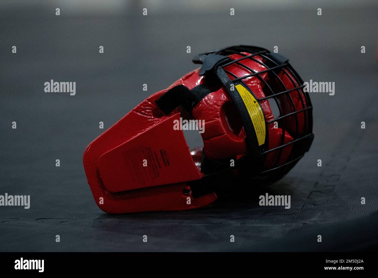 Das 673d. Sicherheitsgeschwader führt am Joint Base Elmendorf-Richardson, Alaska, am 4. März 2022 ein Truppenübungstraining durch. Die SFS von 673d bewertete drei Flugzeuge anhand eines Szenarios, um den Einsatz angemessener Gewalt in einer bestimmten Situation nachzuweisen. Stockfoto