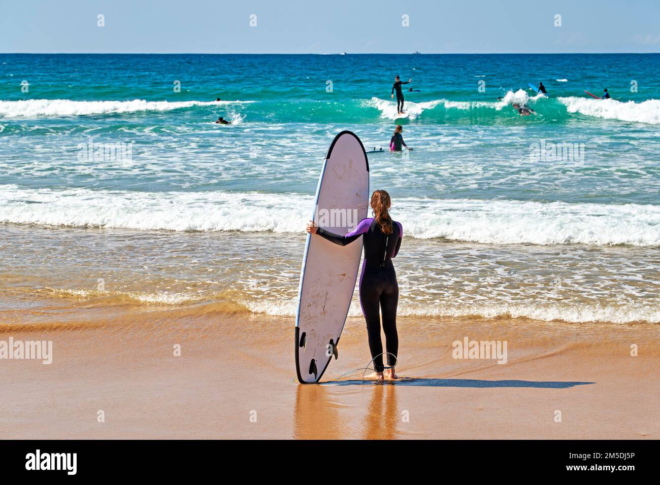 Sydney. New South Wales. Australien. Surfen am Manly Beach Stockfoto